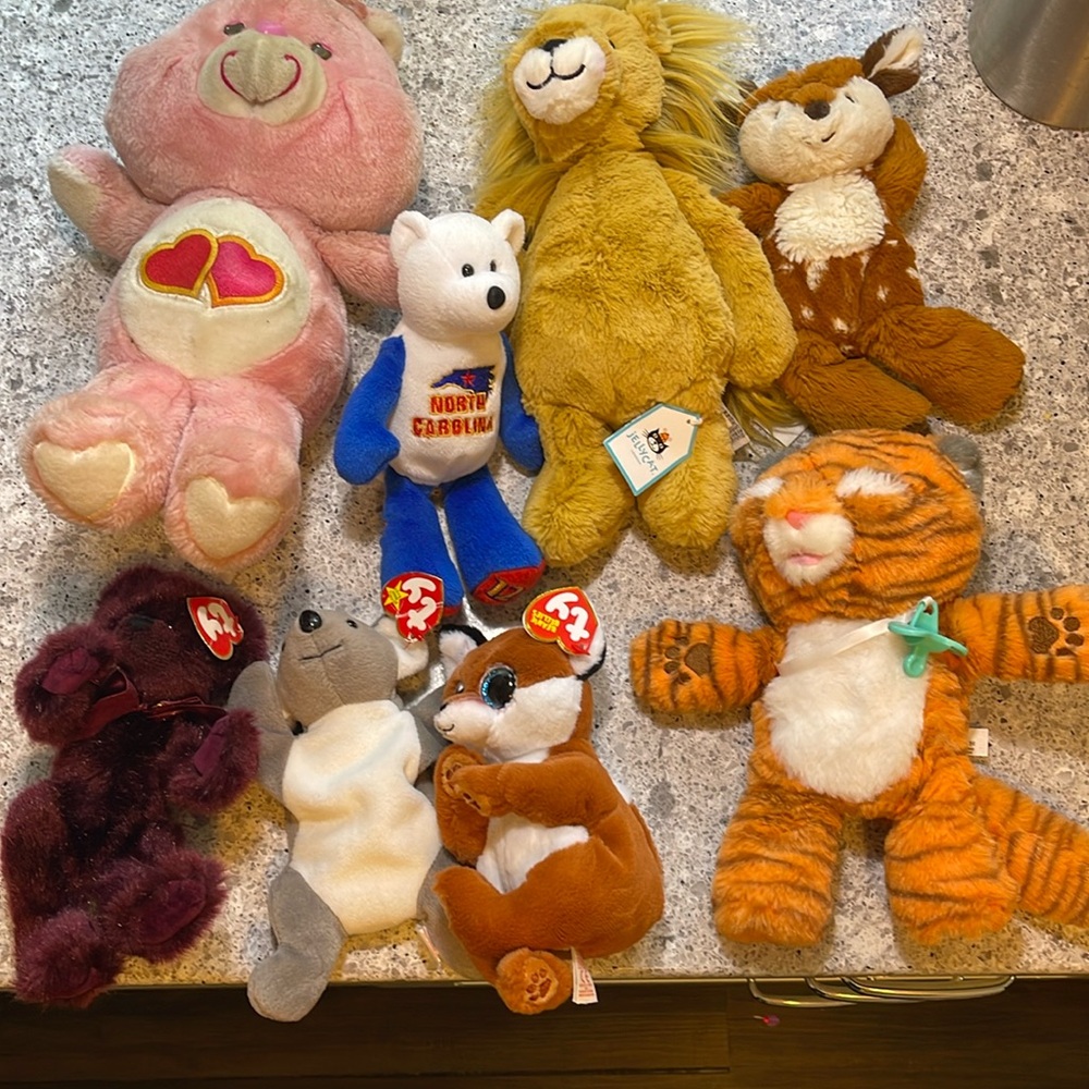 Bundle of stuffies. Vintage and new.